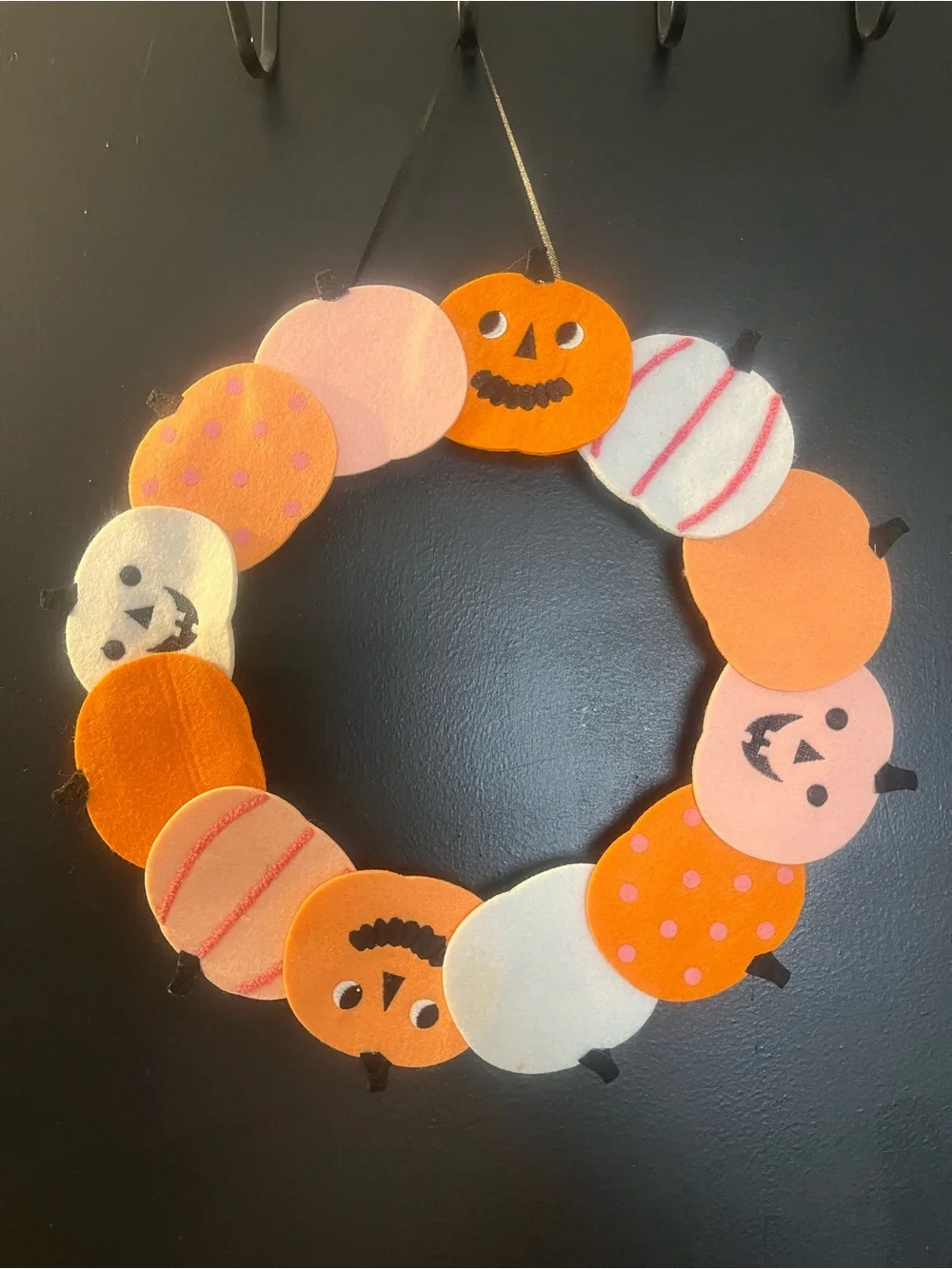Target Felt Pumpkin Halloween Garland Wreath - Orange, Pink, White